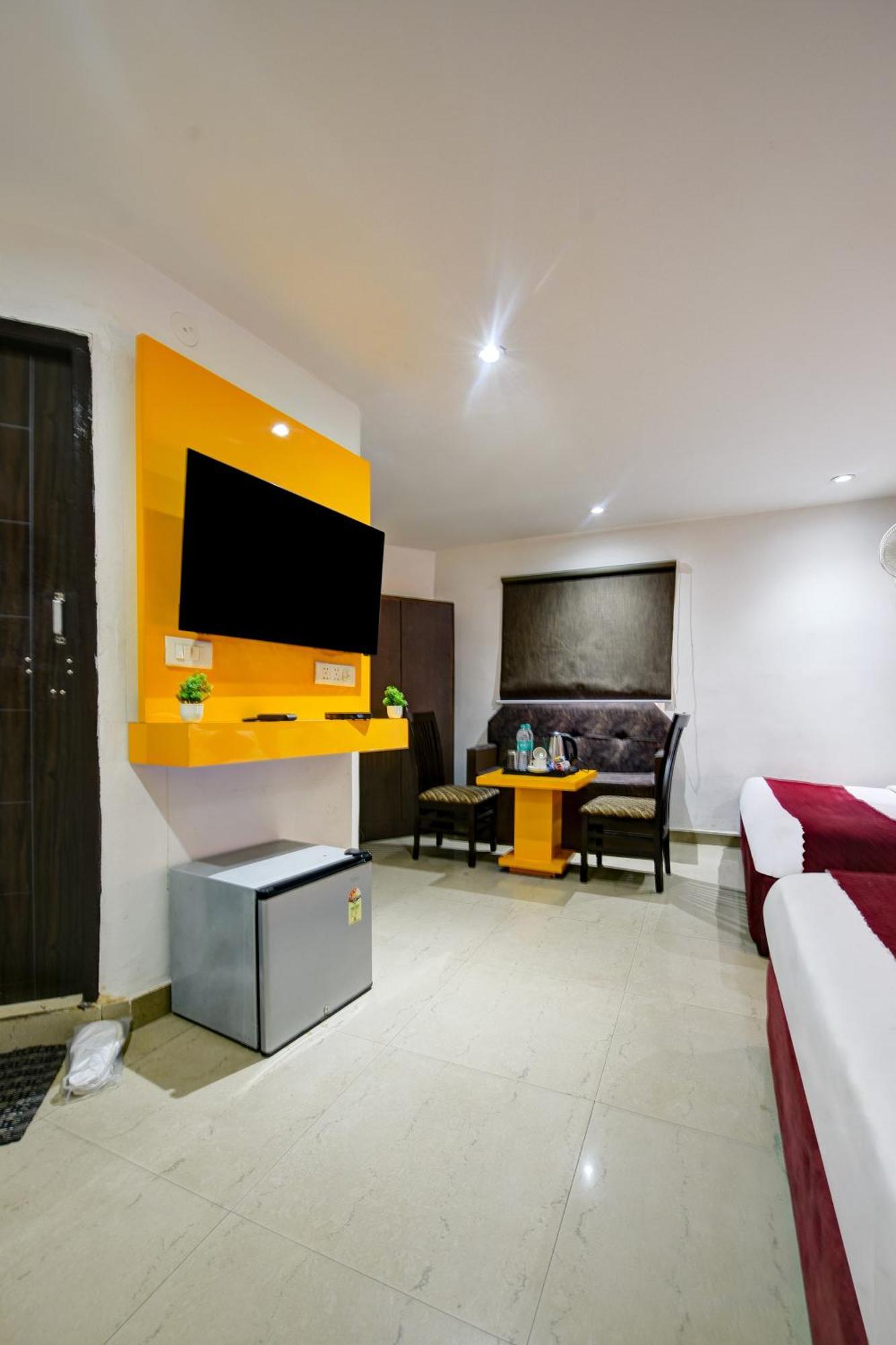 Hotel Kelvish Free Airport Pickup 新德里 外观 照片