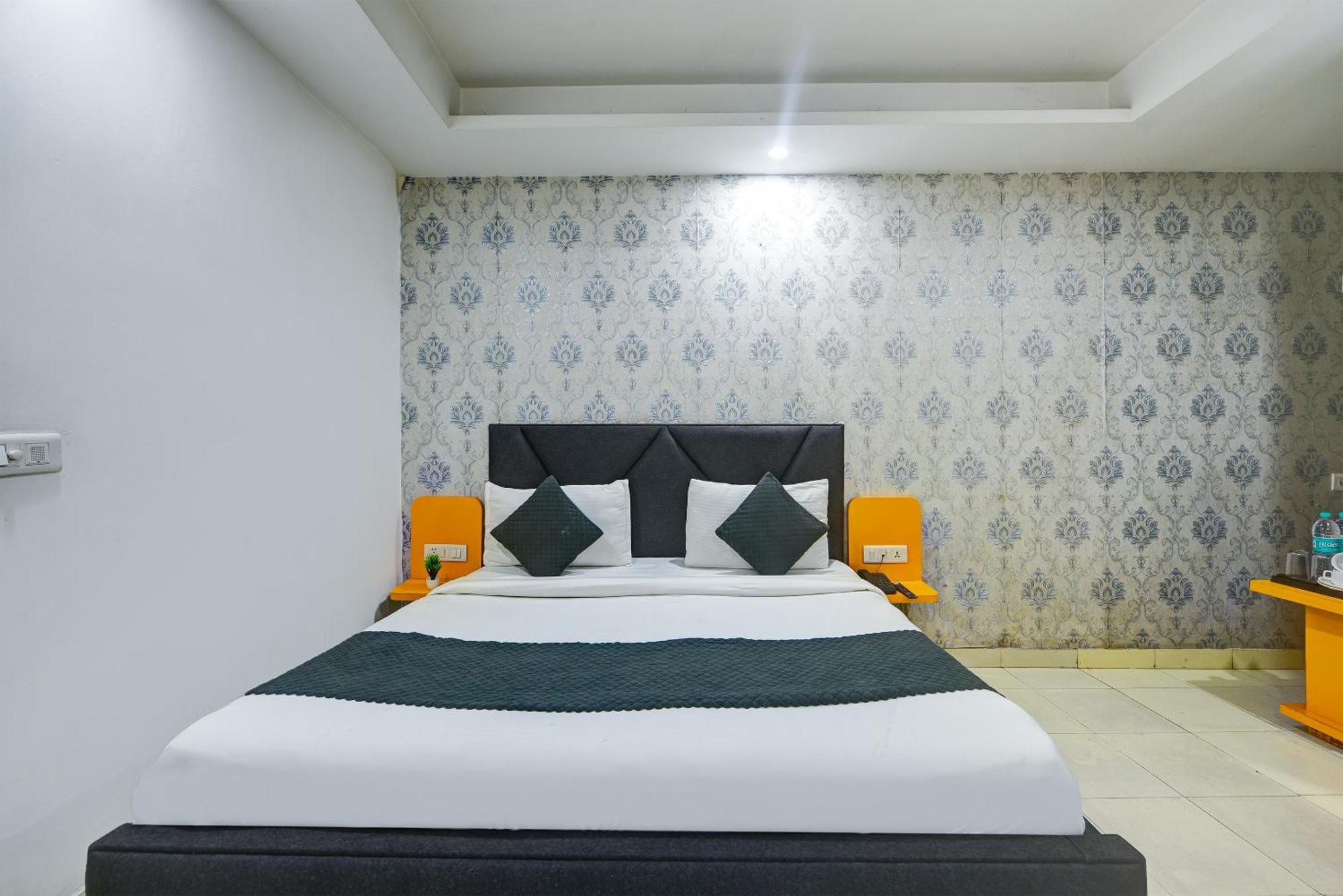 Hotel Kelvish Free Airport Pickup 新德里 外观 照片